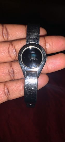 Women’s Gucci Watch 6700L