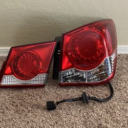 Factory OEM 2011-2016 Chevy Cruze Right Passenger Side Taillight & Trunk Lid Light 