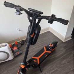 KuKirin G2 Max Electric Scooter – Excellent Condition
