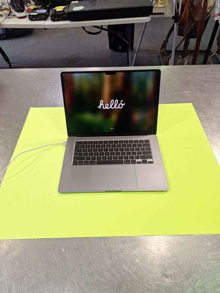 Apple Macbook Air 2024