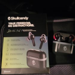 SKULL CANDY EARBUDS