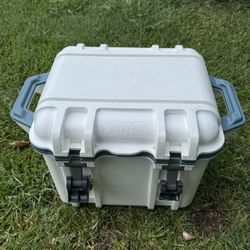OtterBox Venture 25 Cooler