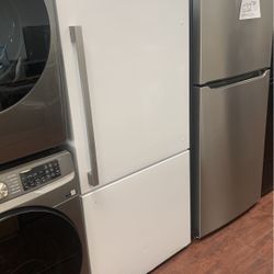 Hisense Refrigerator HRB171N6AWE Missing Some Parts Working Very Good Sold As Seeing In Pictures 