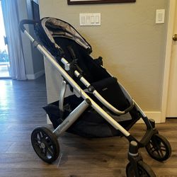 Uppababy Vista Stroller - With Accessories 