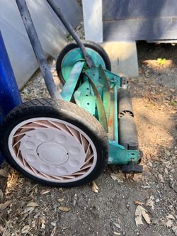 Push mower, Scott’s brand, excellent condition