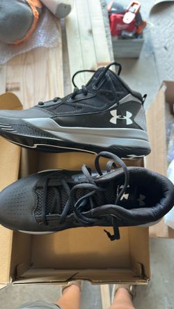 Under armor shoes