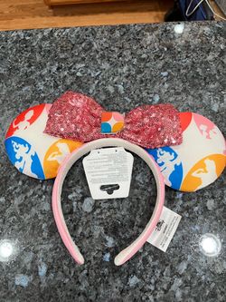 Minnie Mouse Ear Headband for Adults – Disneyland Hotel Disneyland Vacation Club.  Brand new with tags.  Smoke free home