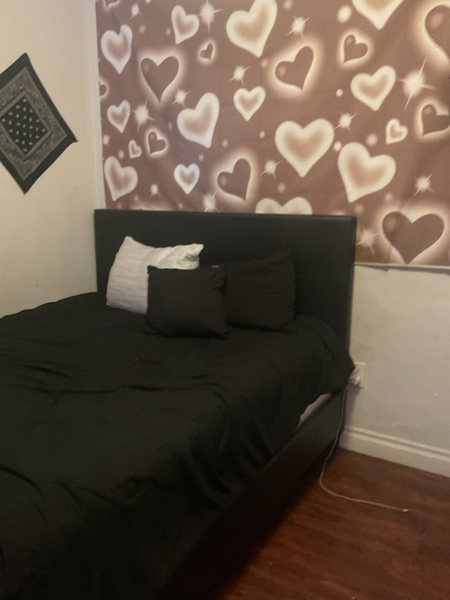 Queen Size Black Bed Frame - Easy Assembly