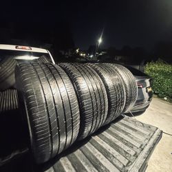 255/40/20 Goodyear Eagle F1 80%+ Tread (4)
