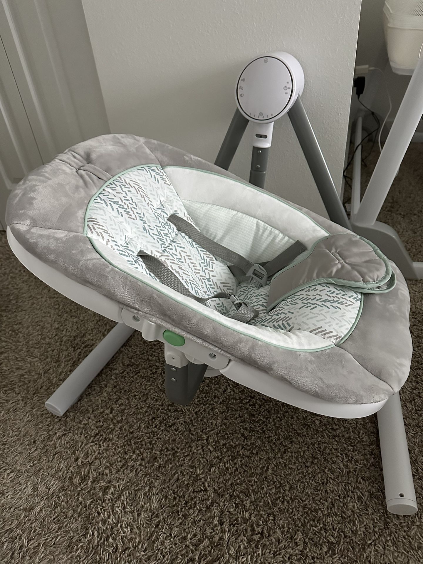 Baby swing