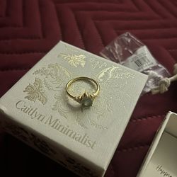 Gold (plated) dainty ring with agite gem