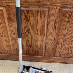 Pittsburgh 1.5 Ton Car Jack