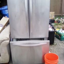 Whirlpool Double Door With Freezer Under Fridge 