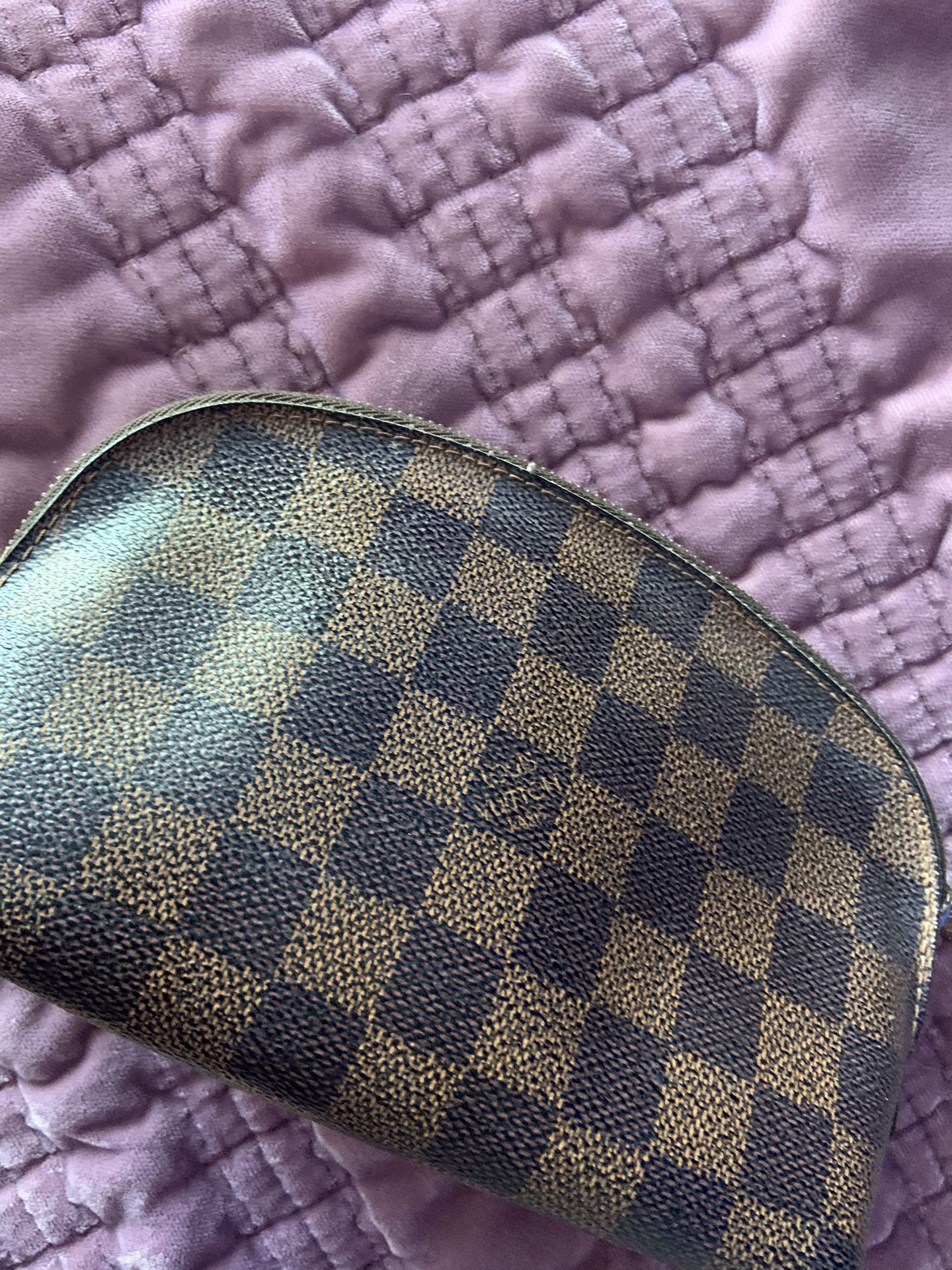 Vintage Louis Vuitton Monogram Makeup Pouch (Authentic) for Sale in Los  Angeles, CA - OfferUp