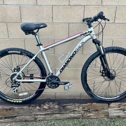 Diamondback Axis Mountain Bike 🚵‍♀️ 