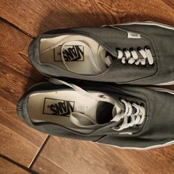 Mens VaNS Size 9