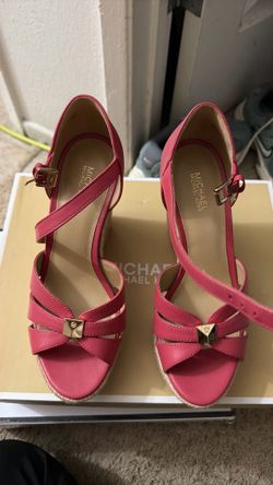 Pink MK size 7