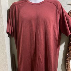 Authentic man’s Lululemon    T shirt  Size XL 