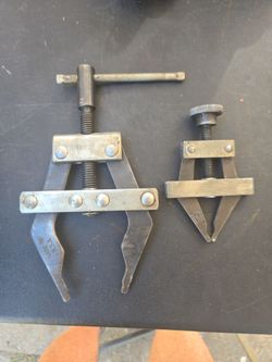 Steel chain puller