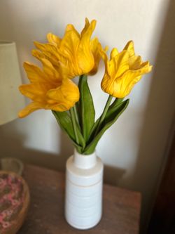 Artificial floral decor