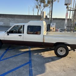 85 Toyota Pick Up Custom