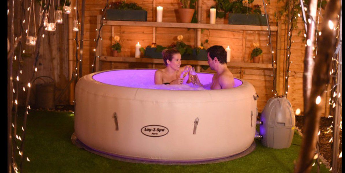 Jacuzzi inflatable hot tub