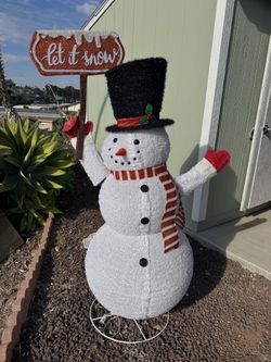 5ft 6in Snow Man
