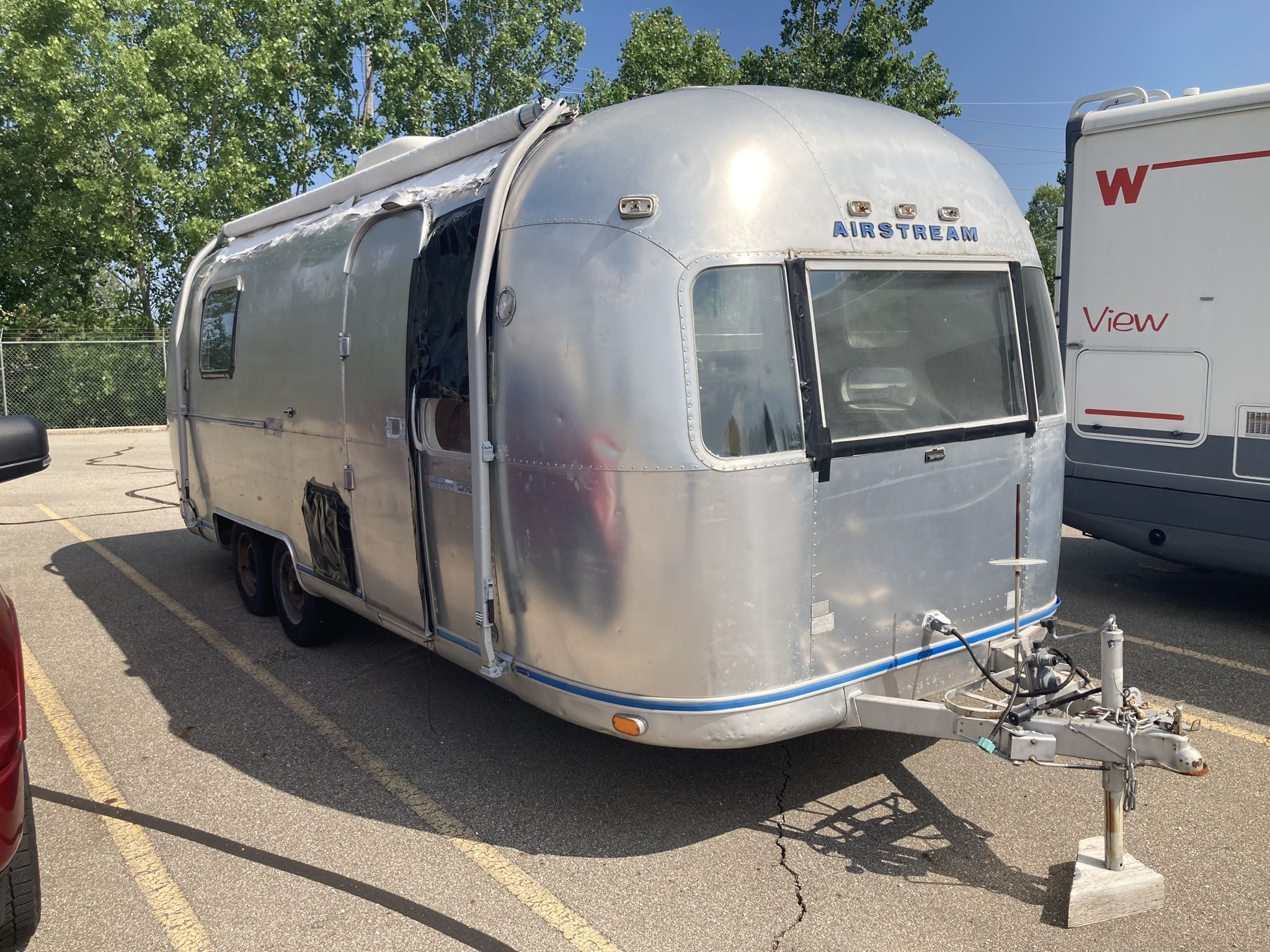 1975 Airstream Land Yacht