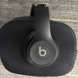Beats solo 4