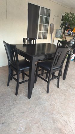 Black Dining table and 4 Chairs