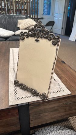 GG cream ceramic message board