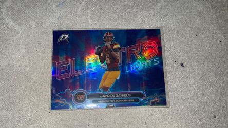2025 Topps Resurgence Football Jayden Daniels Electro Lights Case Hit Ssp #EL-9