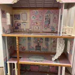 Doll/Barbie House