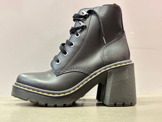 Dr. Martens Jesy Sendal Leather Lace Up Flared Heel Boots Black Women’s Size 8 - NWOB”