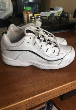 Women’s easy spirit shoe