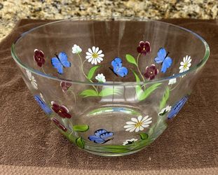 Crystal Glass Bowl With Painted Flowers.  8.5 Inches Across Top. 5” Deere.  Never Used.  
