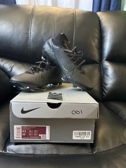 Soccer cleats