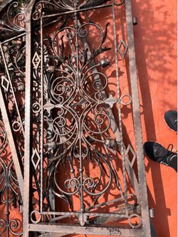 Victorian style Iron garden fence