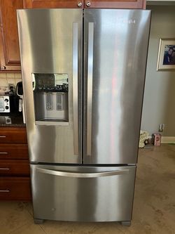 Whirlpool 25 CU Ft French Door Refrigerator / Freezer
