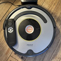 Roomba Vacuum 