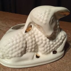 Vintage lamb/sheep plantar ceramic ivory with gold highlights 6"