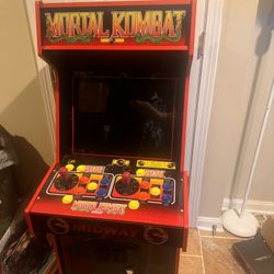 Arcade 1UP Midway Legacy Arcade Machine Mortal Kombat 30th Anniversary Edition