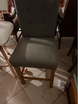 Bar stools & chairs