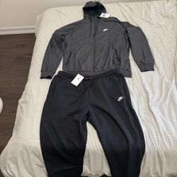 Nike Sports Wear /windbreaker & Joggers