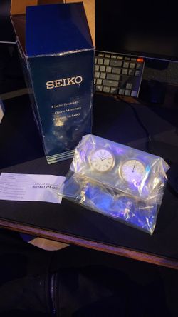 Seiko Desk Crystal Watch And Pen Holder