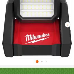 Milwaukee M18 4000 lumens Rover LED