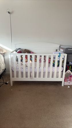 Baby crib 