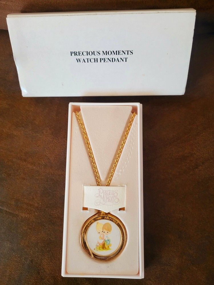 AVON 1998 VINTAGE PRECIOUS MOMENTS WATCH PENDANT WITH NECKLACE