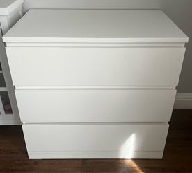 Set of 2 dressers or nightstands