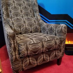 Ashley Furniture Full Size Highback black Accent Chair Faraday Antique Style with Pillow Like New